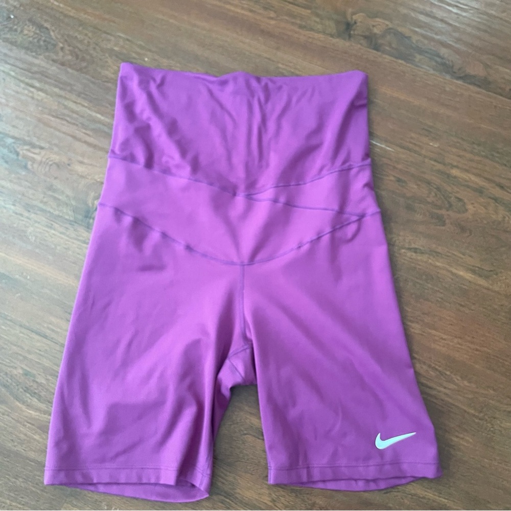Nike One Women’s maternity Shorts
